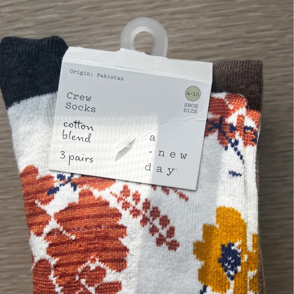 NWT A New Day 3 Pack Crew Socks - Picture 2 of 5